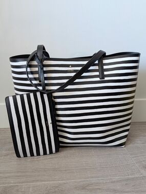 NWOT Kate Spade Black White Stripe Leather Wristlet Reversible Large Tote Bag